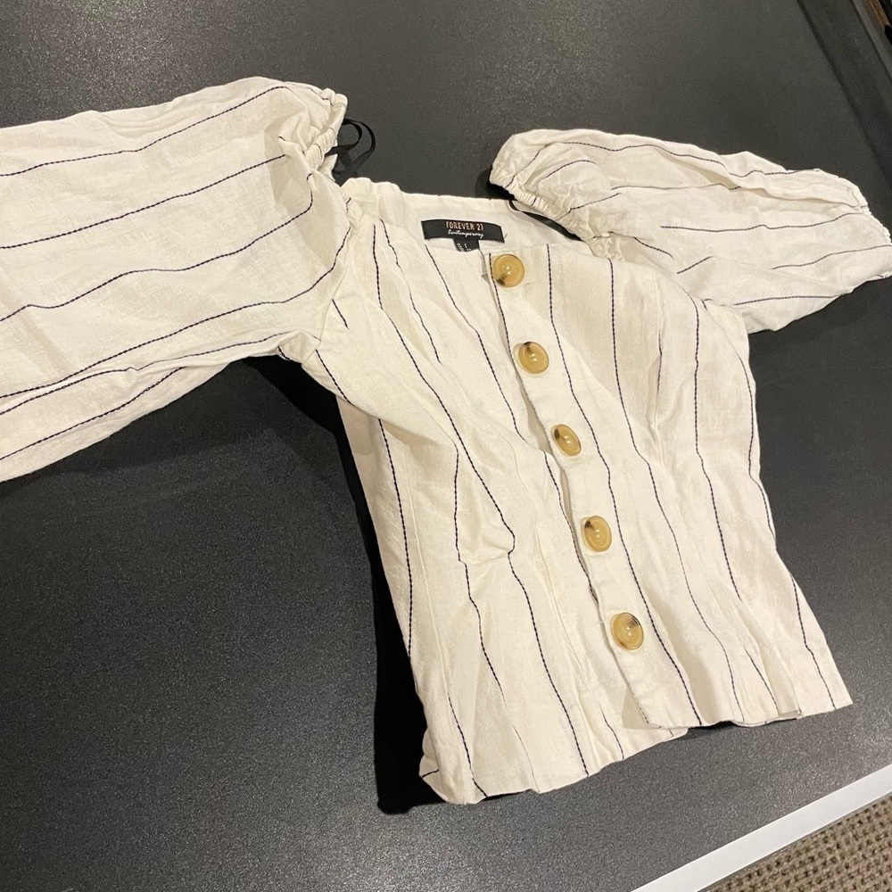 Forever 21 top cream and blue stripe, 3/4 sleeves, nautical feel S - Picture 2 of 8